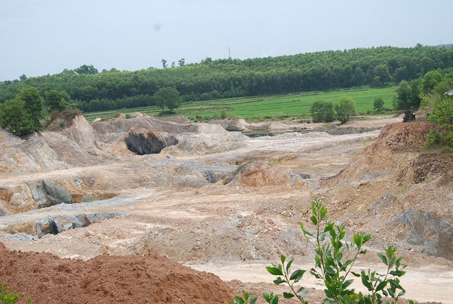 Sau loạt bài của PLVN: Bóc trần đường dây nhà máy xi măng “ăn hàng” khoáng sản lậu