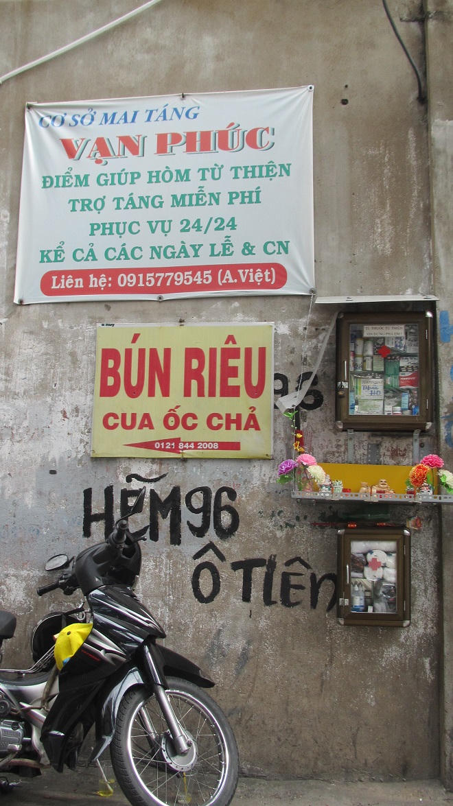 Ông Út làm việc thiện