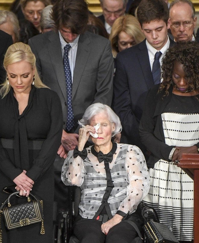 Người phụ nữ truyền cảm hứng suốt đời Thượng nghị sỹ John McCain