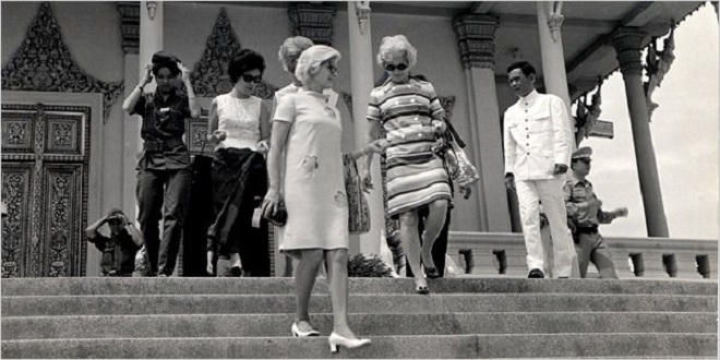 Mẹ Thượng nghị sỹ John McCain – gần 100 tuổi vẫn lái xe “đi phượt”