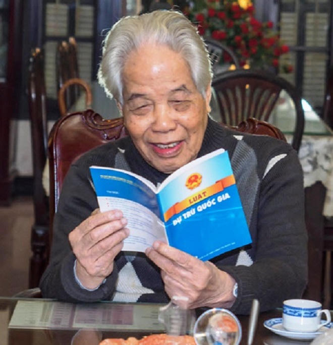 “Pháp luật phải là bảo đảm pháp lý vững chắc cho đổi mới hệ thống chính trị”