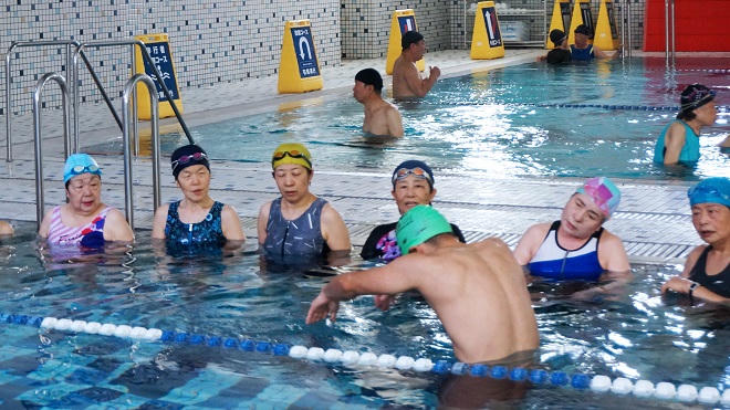 U70  náo nức rủ nhau đi tập thể hình