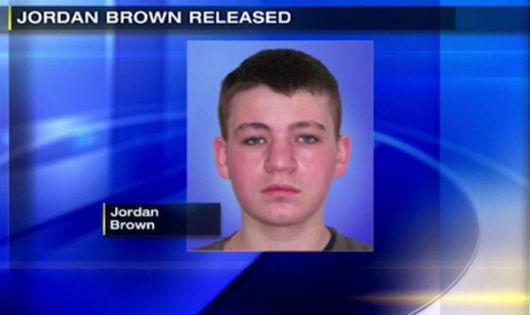 Bé trai 11 tuổi nổ súng giết mẹ kế đang mang thai - vụ án oan chấn động