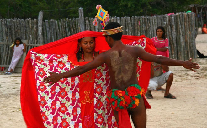 Văn hóa hôn nhân độc đáo của bộ tộc du mục vùng Bắc Mỹ