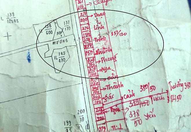 Bị đẩy lên ở cổng nghĩa trang, người dân cầu cứu lãnh đạo tỉnh Ninh Bình