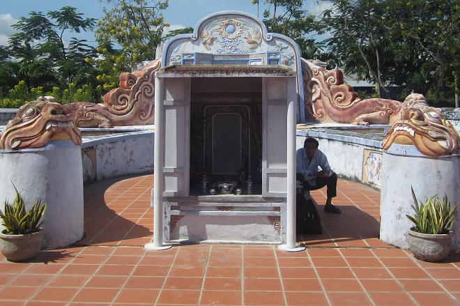 Huyền thoại hổ dữ tỷ thí kỳ lân ở Lăng Bà Nhũ mẫu