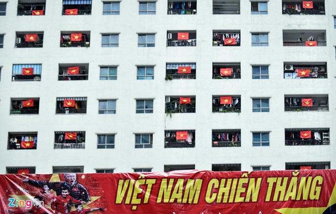 Cổ động viên Việt Nam cuồng nhiệt trước giờ 'G'