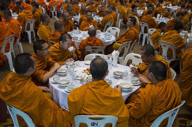 Cuộc khủng hoảng sức khỏe trong cộng đồng nhà sư Thái Lan