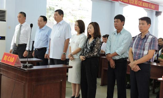 Làm giàu từ đất