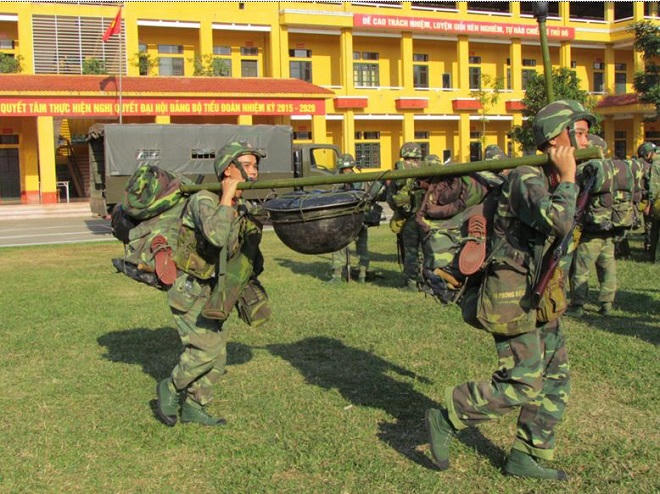 Huấn luyện sẵn sàng chiến đấu tại Trung đoàn 692