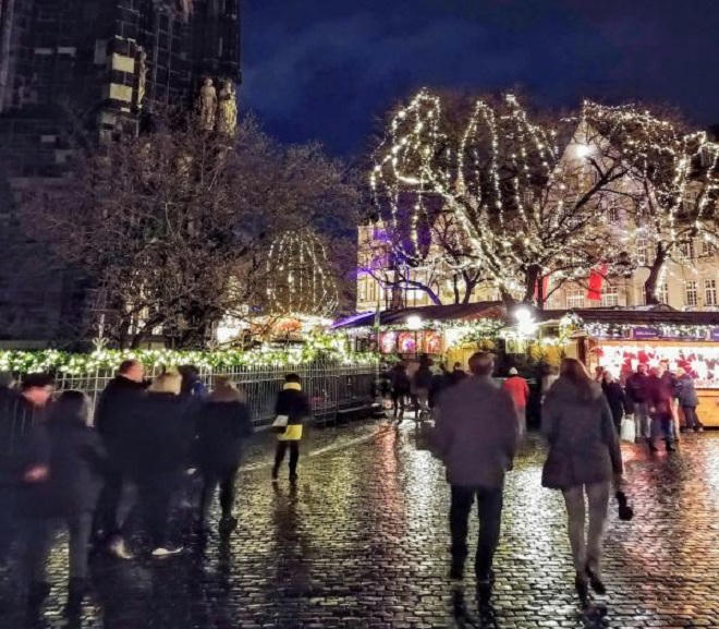 Thành phố nơi tổ chức dài ngày nhất “Ngôi làng Giáng Sinh”