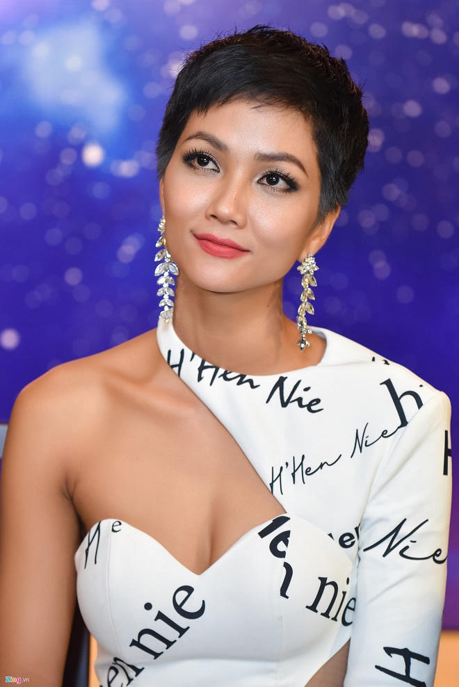 Năm 2019, showbiz Việt hết “sex - sốc - sến”