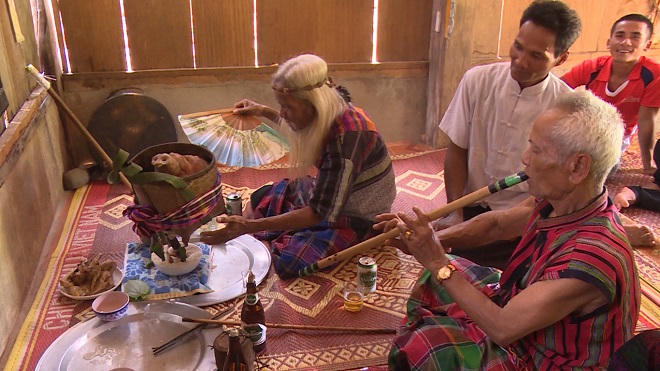 “Ông Tây” bỏ trời Âu đến rừng Quảng Trị sống cùng người Vân Kiều