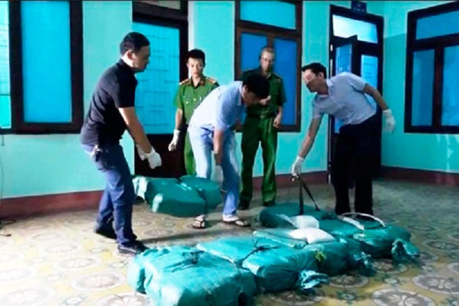 Truy nã đối tượng vận chuyển 3 tạ ma túy đá