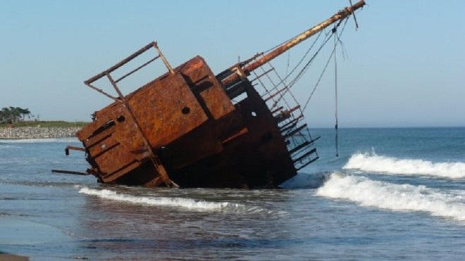 Robinson Crusoe phiên bản nữ trên hòn đảo “hố chôn” tàu thuyền  