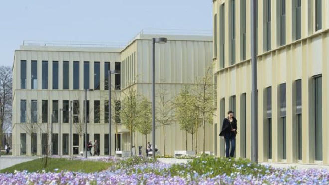 Pháp tăng học phí để… thu hút sinh viên du học: Nỗi e ngại “tự bắn vào chân mình”