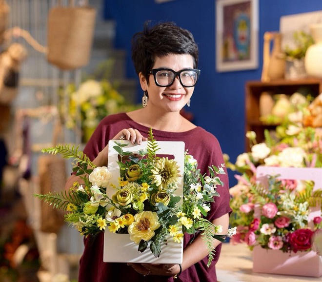 Chuyện ít biết phía sau người đàn bà đẹp 'yêu' mái đầu trọc