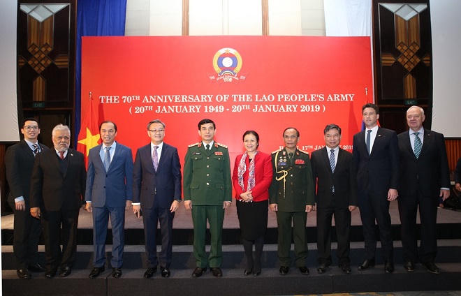 Tình đoàn kết quân đội Việt - Lào