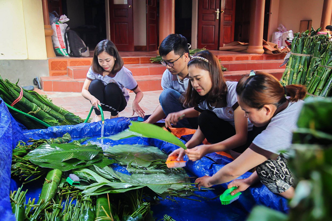 Hàng trăm bánh chưng xanh tặng bệnh nhân tâm thần đón Tết