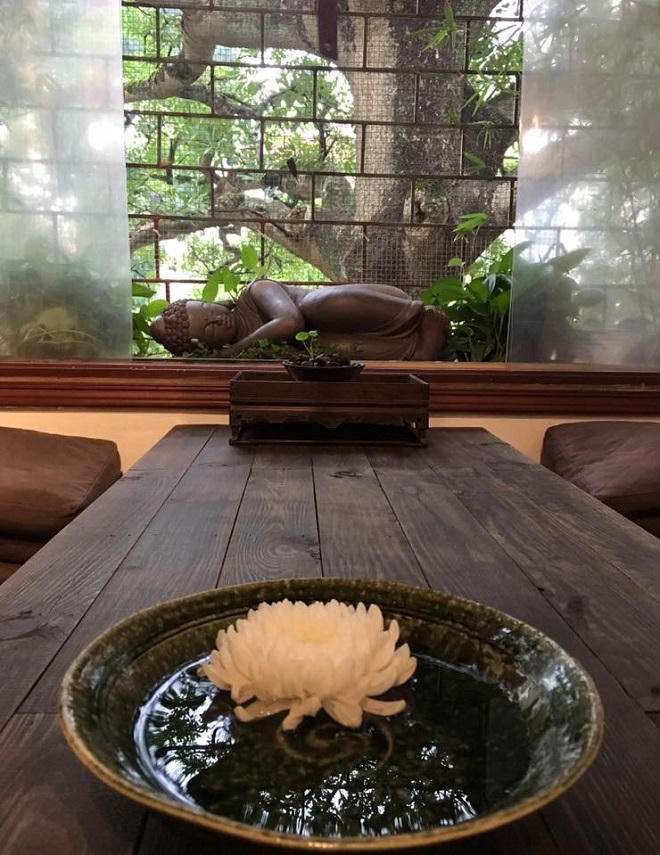 Quán trà “không chụp ảnh, đi nhẹ, nói khẽ, cười duyên”