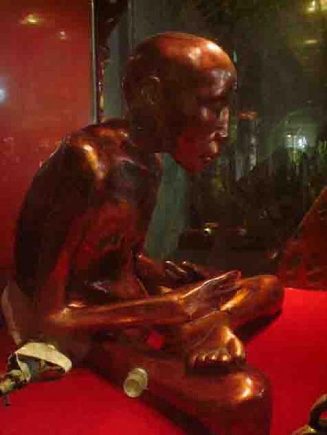 Bí ẩn chưa lời giải sau những pho tượng nhục thân của Việt Nam 