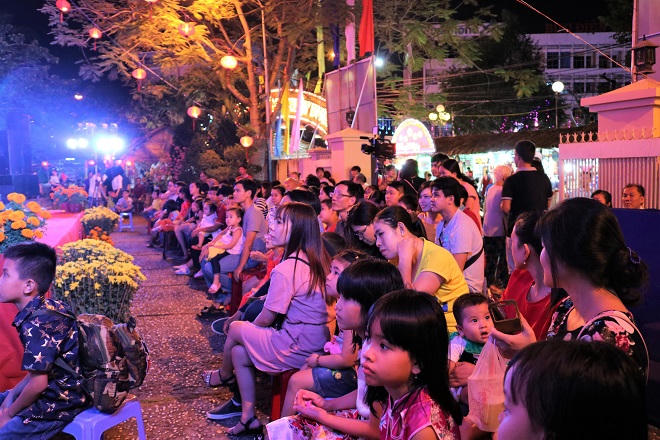 Hát bội vẫn còn đất sống