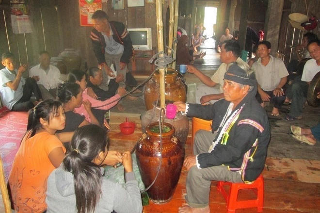 Kỳ lạ tục cúng để thành… đàn ông của người Ê đê