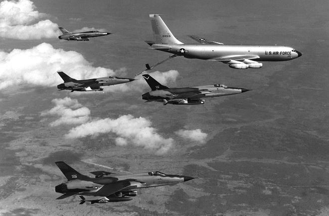 Thời kỳ đáng buồn nhất lịch sử không lực Mỹ: Vì sao 'Con ma', 'Thần sấm' rụng như sung?