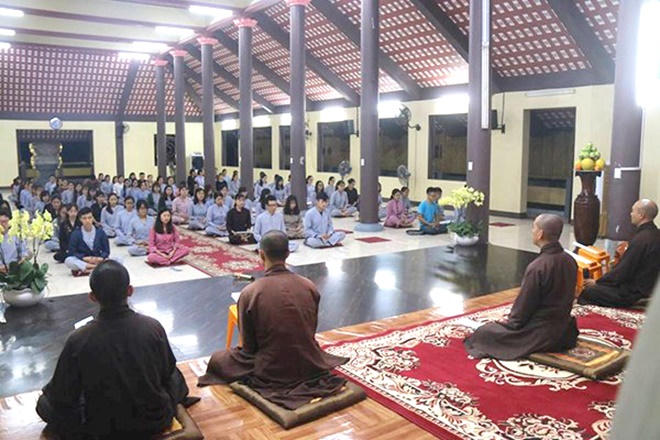 Trào lưu thanh niên “sống chậm” nơi cửa tự