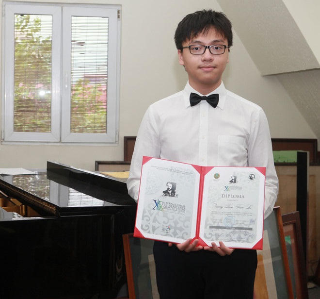 Những người trẻ làm rạng danh quê hương Việt