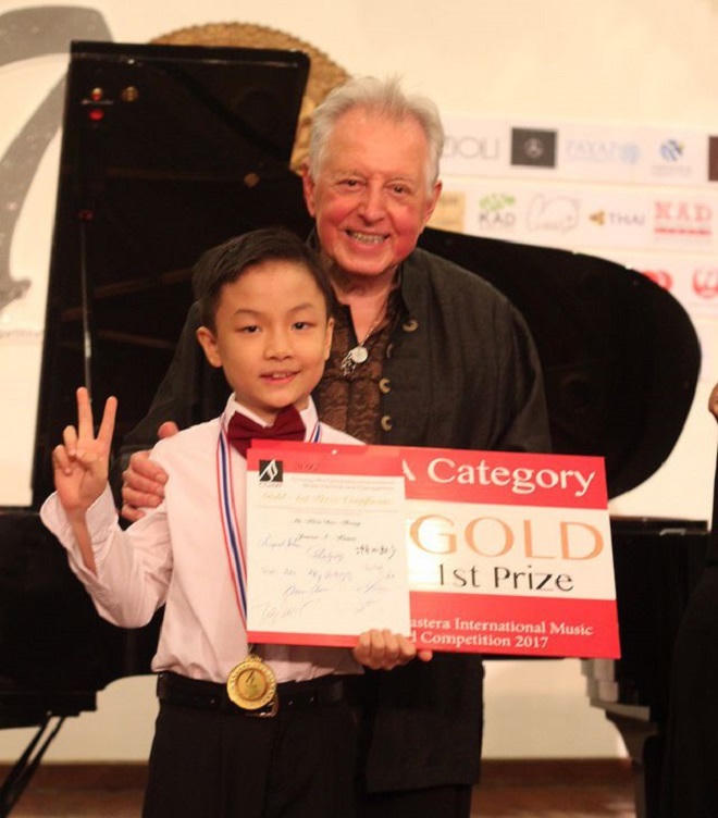 Những người trẻ làm rạng danh quê hương Việt