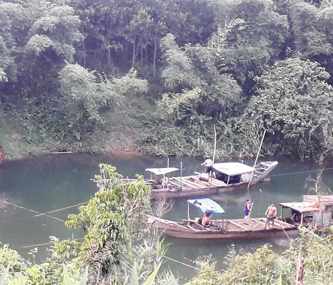 Truy quét 'cát tặc' tàn phá sông Hương