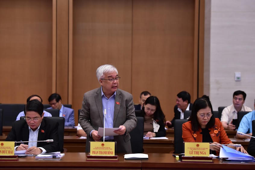 Ý kiến trái chiều về quy định nhiều bộ SGK 