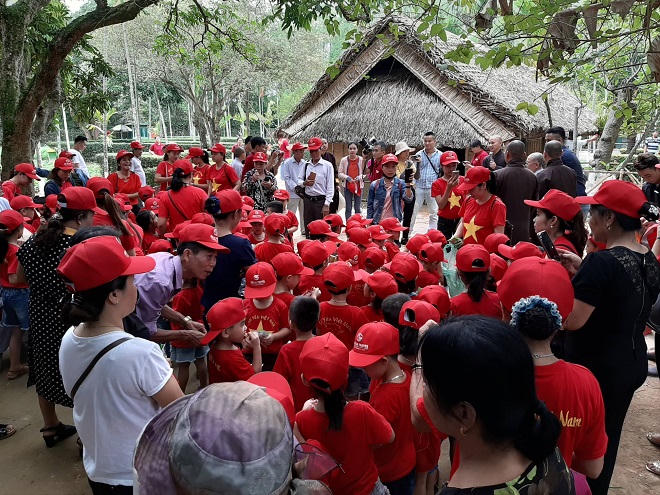 Tháng 5 bồi hồi về quê Bác