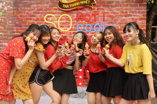 Hàng chục ngàn Teen Hà Thành “quẩy tung” đêm nhạc Phố Hàng Nóng