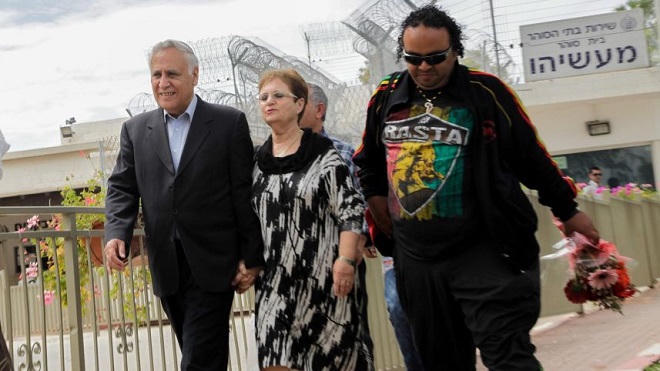 Cựu tổng thống lĩnh án vì tội hãm hiếp, quấy rối phụ nữ