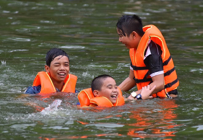 Em xa chốn đô thành…