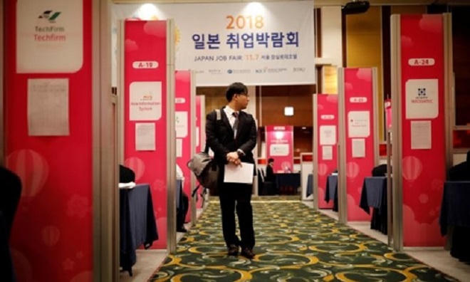 Làn sóng cử nhân Hàn Quốc đổ ra nước ngoài kiếm việc