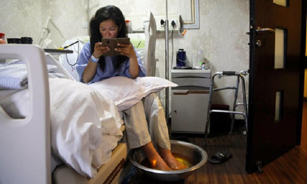 Tắc đường trên… đỉnh Everest