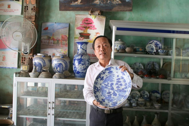 “Choáng” với gia tài ngàn món đồ cổ của thầy đồ “nhà quê” 