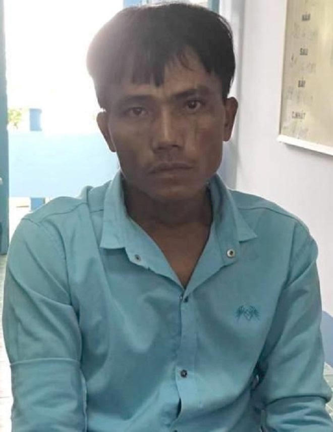 Đột nhập phòng ngủ hàng xóm đòi hiếp dâm bé gái