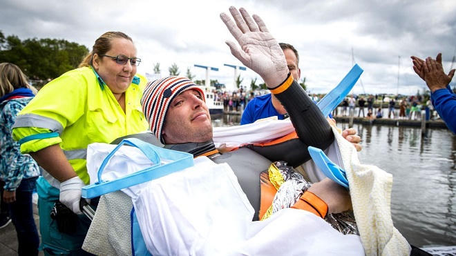 Nhân chứng sống 'hạ gục' ung thư bạch cầu nhờ đam mê bơi lội