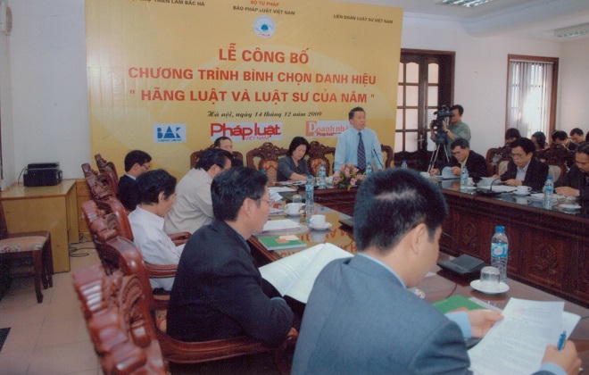 '34 năm ấy biết bao là tình'