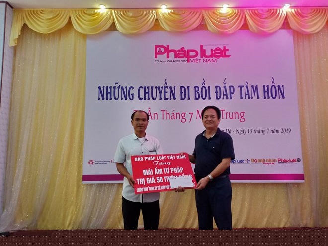 Chuyến đi “Bồi đắp tâm hồn” lần thứ 13 của Báo PLVN: Vẹn nguyên cảm xúc như lần đầu