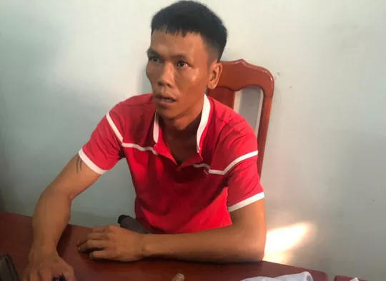 Cậu bé bán vé số bị cướp đánh gãy tay phải chuyển ra Đà Nẵng điều trị