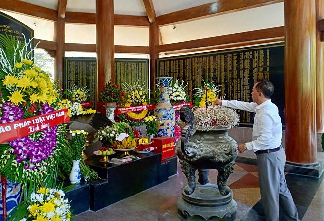 Bồi đắp tâm hồn để những người viết trẻ không sống vô ơn!