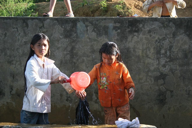 Tục tắm tiên và lời đồn ma quái ở giếng thần xứ Mường