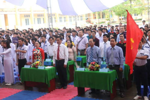 Rộn ràng không khí khai giảng trên cả nước