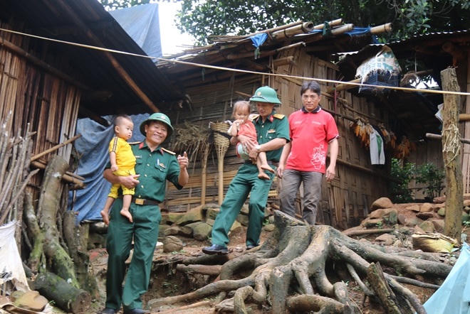 Hình ảnh lay động lòng người ngày khai giảng