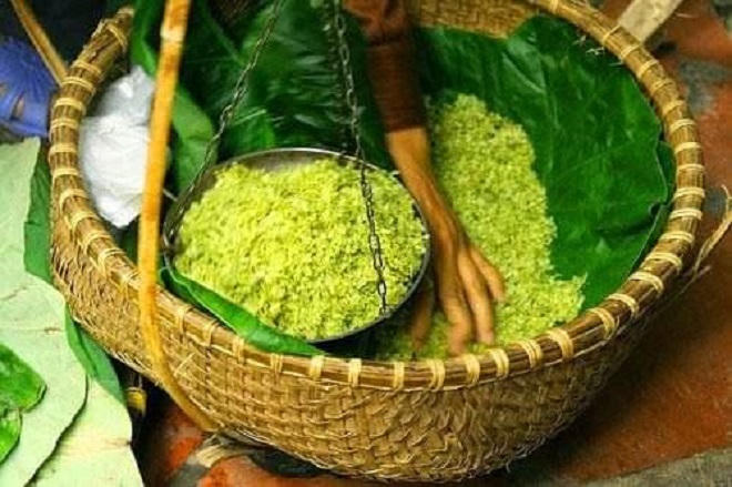 “Cốm sữa vỉa hè, thơm bước chân qua”… 